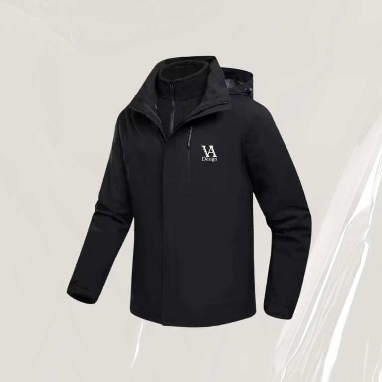 3-1 Jacken schwarz Schwarze Jacke mit Kapuze und Logo auf der Brust, modern und funktional.